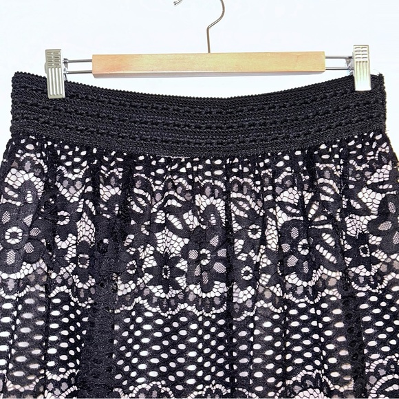 Lace Skirt - Picture 4 of 7